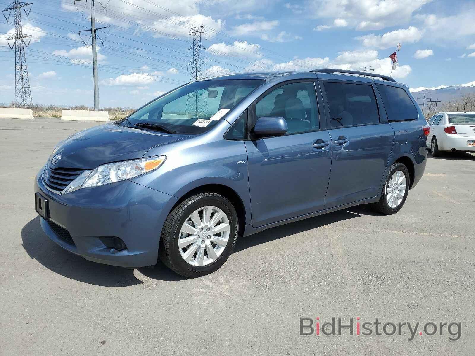 Фотография 5TDJZ3DC7HS166573 - Toyota Sienna LE 2017