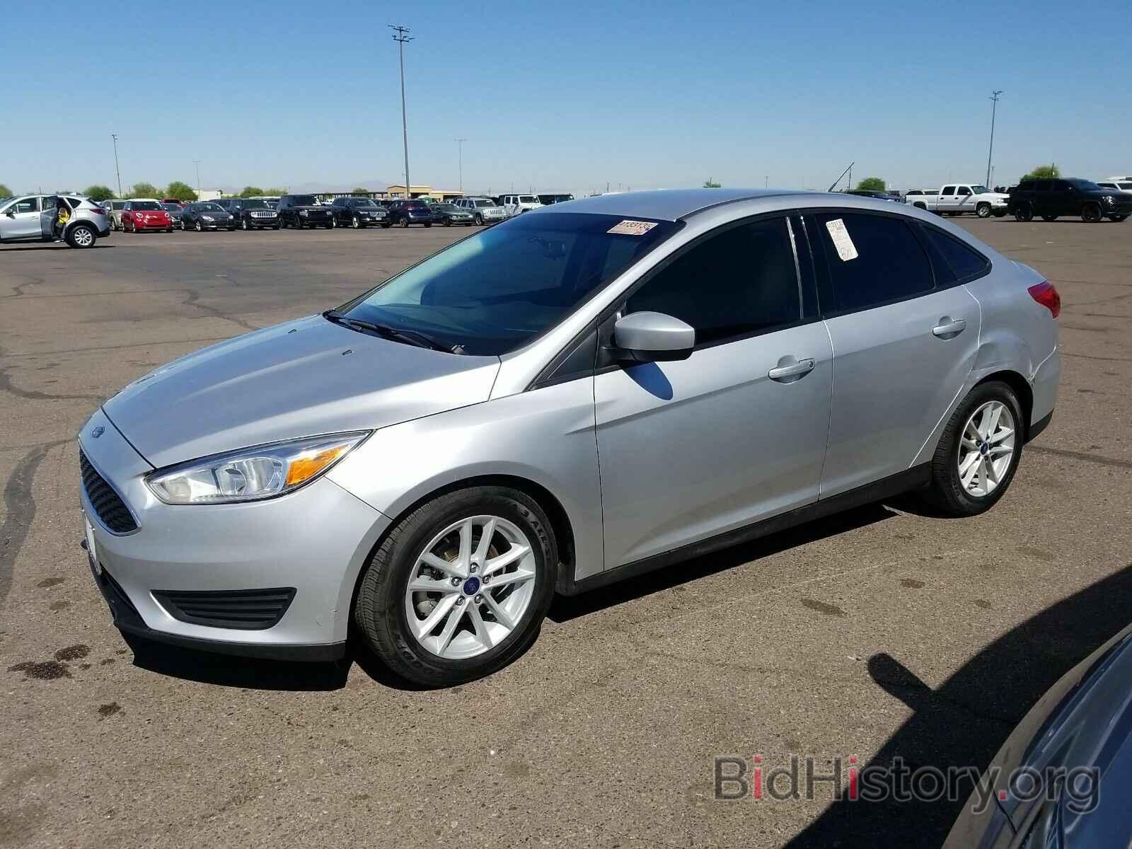 Photo 1FADP3F21JL210667 - Ford Focus SE 2018