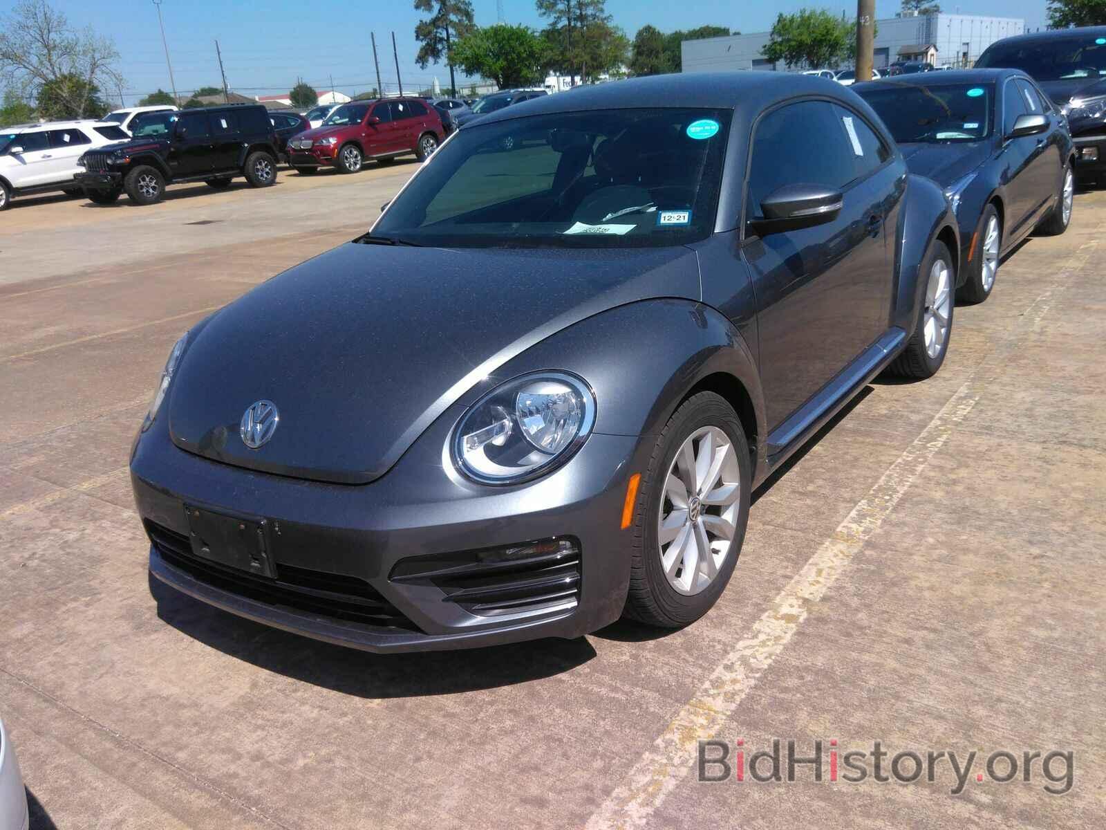 Photo 3VWF17AT2HM623487 - Volkswagen Beetle 2017