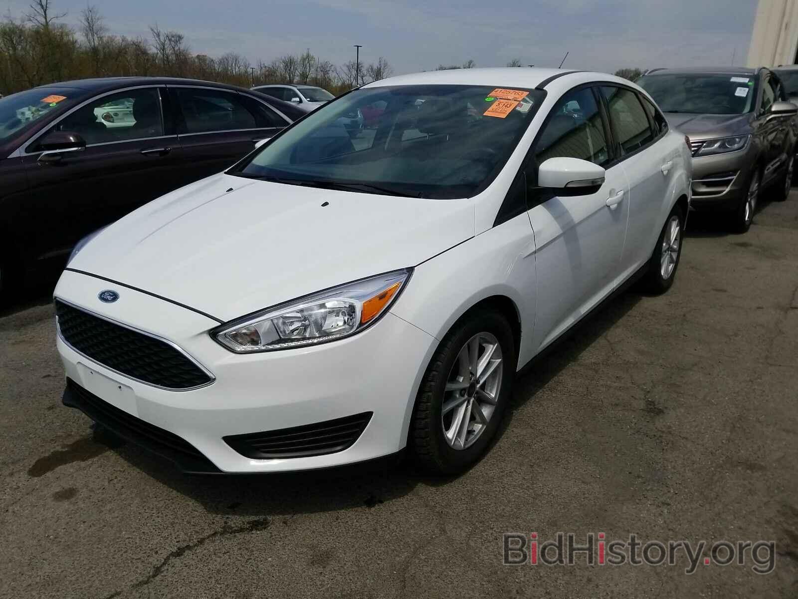 Photo 1FADP3F21HL220660 - Ford Focus SE 2017