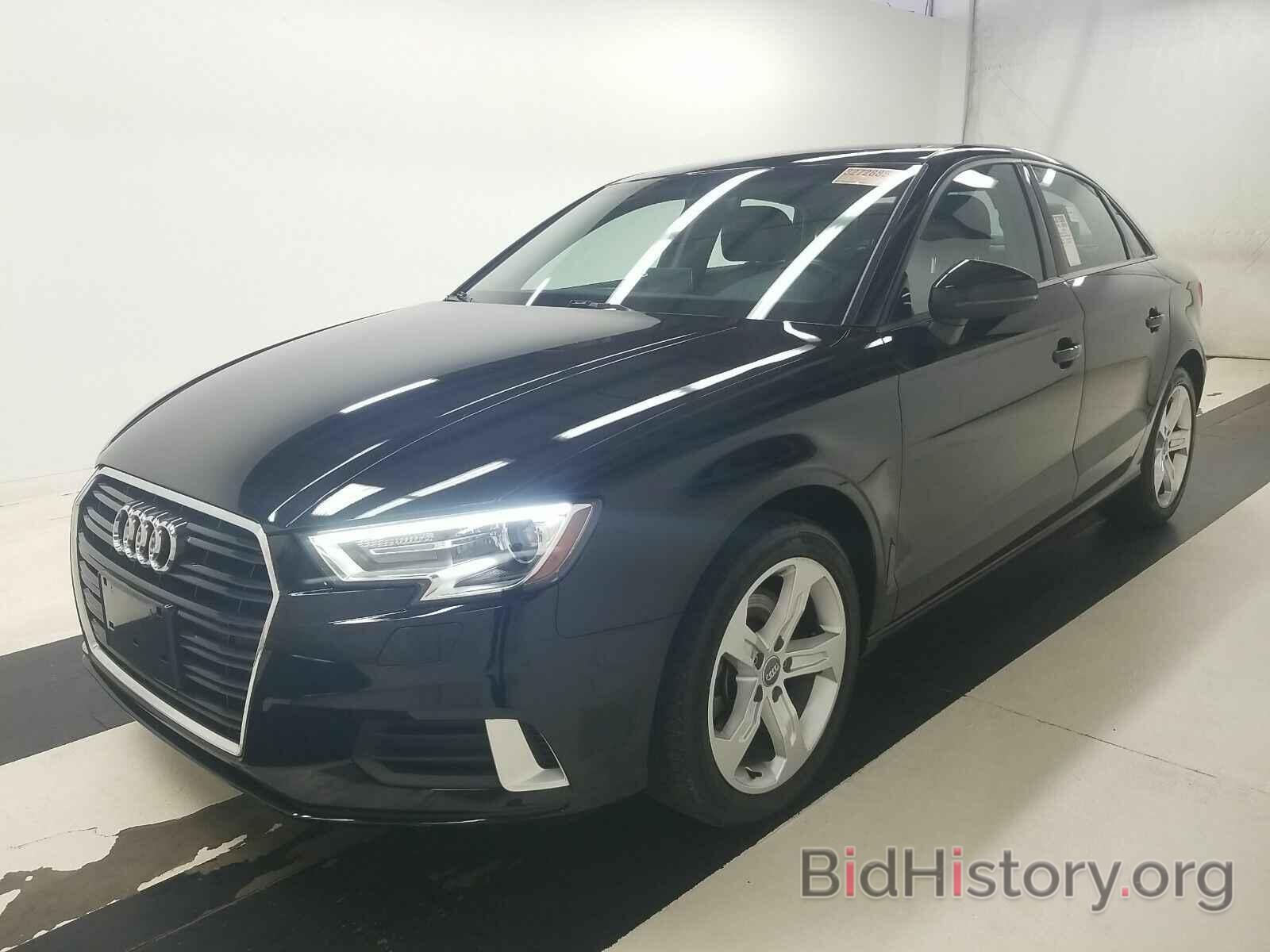 Photo WAUAUGFF3H1051458 - Audi A3 (CAN) 2017