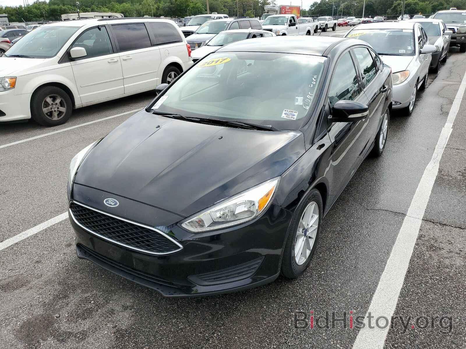 Фотография 1FADP3F25HL221388 - Ford Focus SE 2017