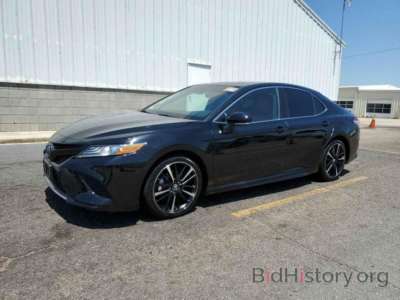 Photo 4T1BZ1HK9JU017900 - Toyota Camry 2018