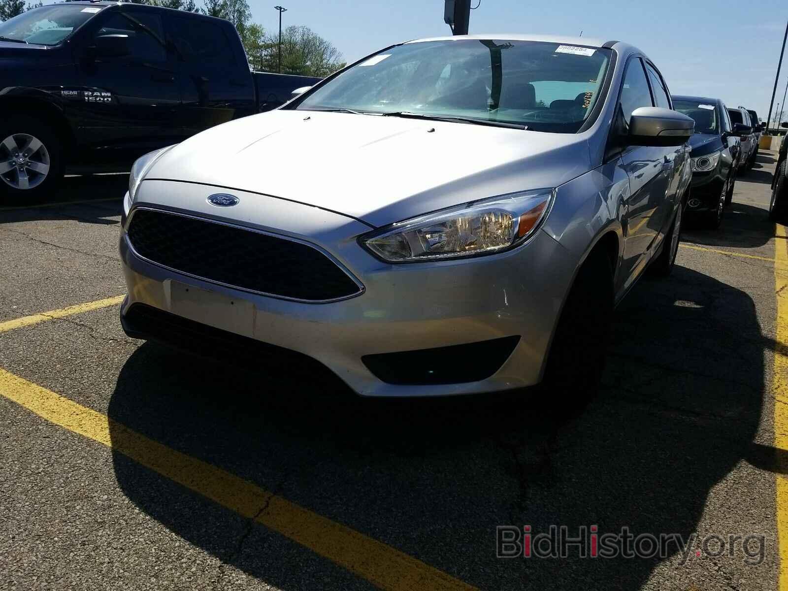 Фотография 1FADP3K22HL247940 - Ford Focus SE 2017