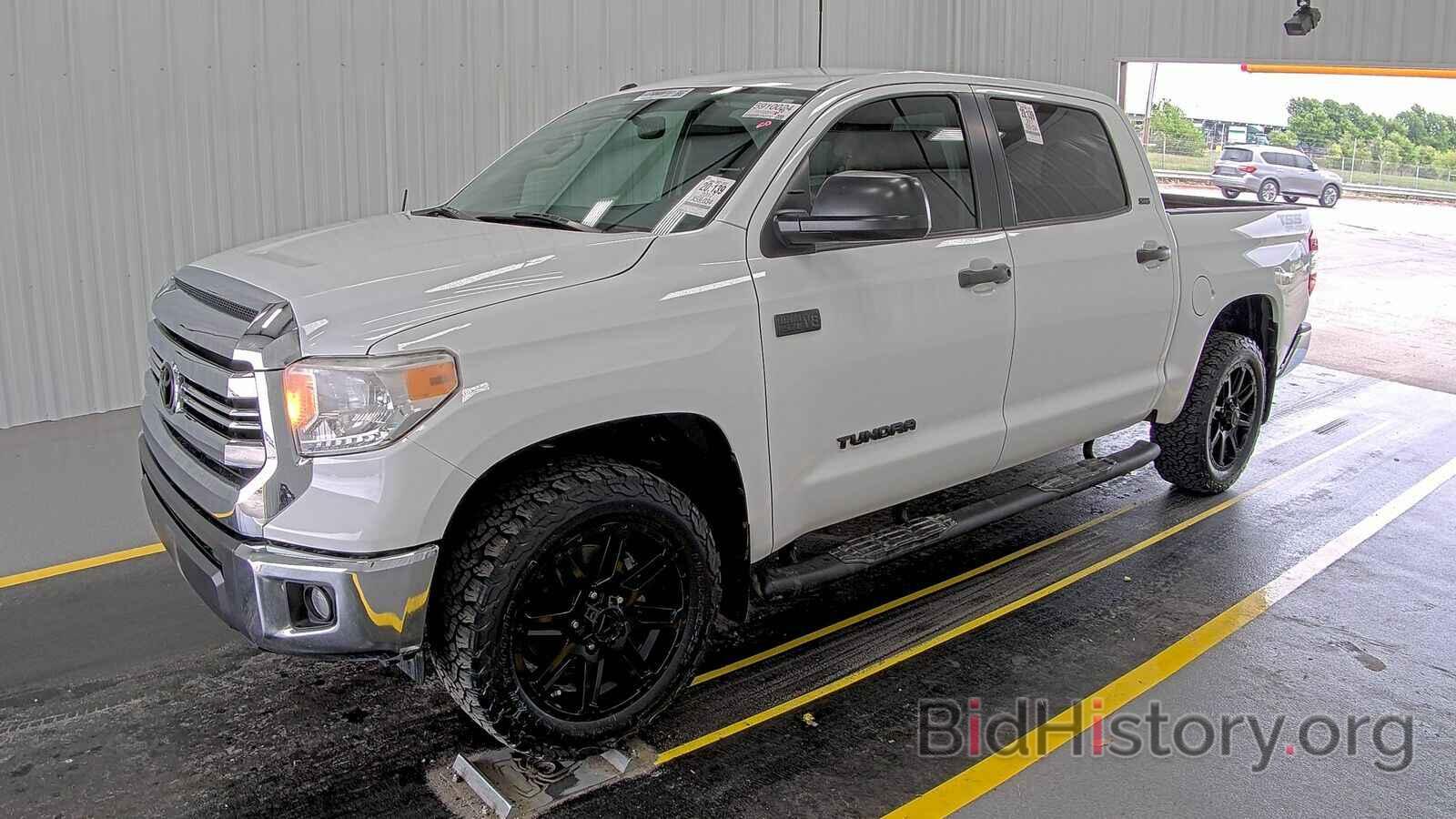 Photo 5TFDW5F1XHX668646 - Toyota Tundra 4WD 2017