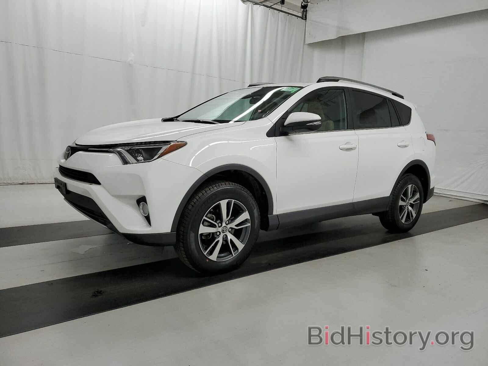 Photo 2T3RFREV7JW780784 - Toyota RAV4 2018