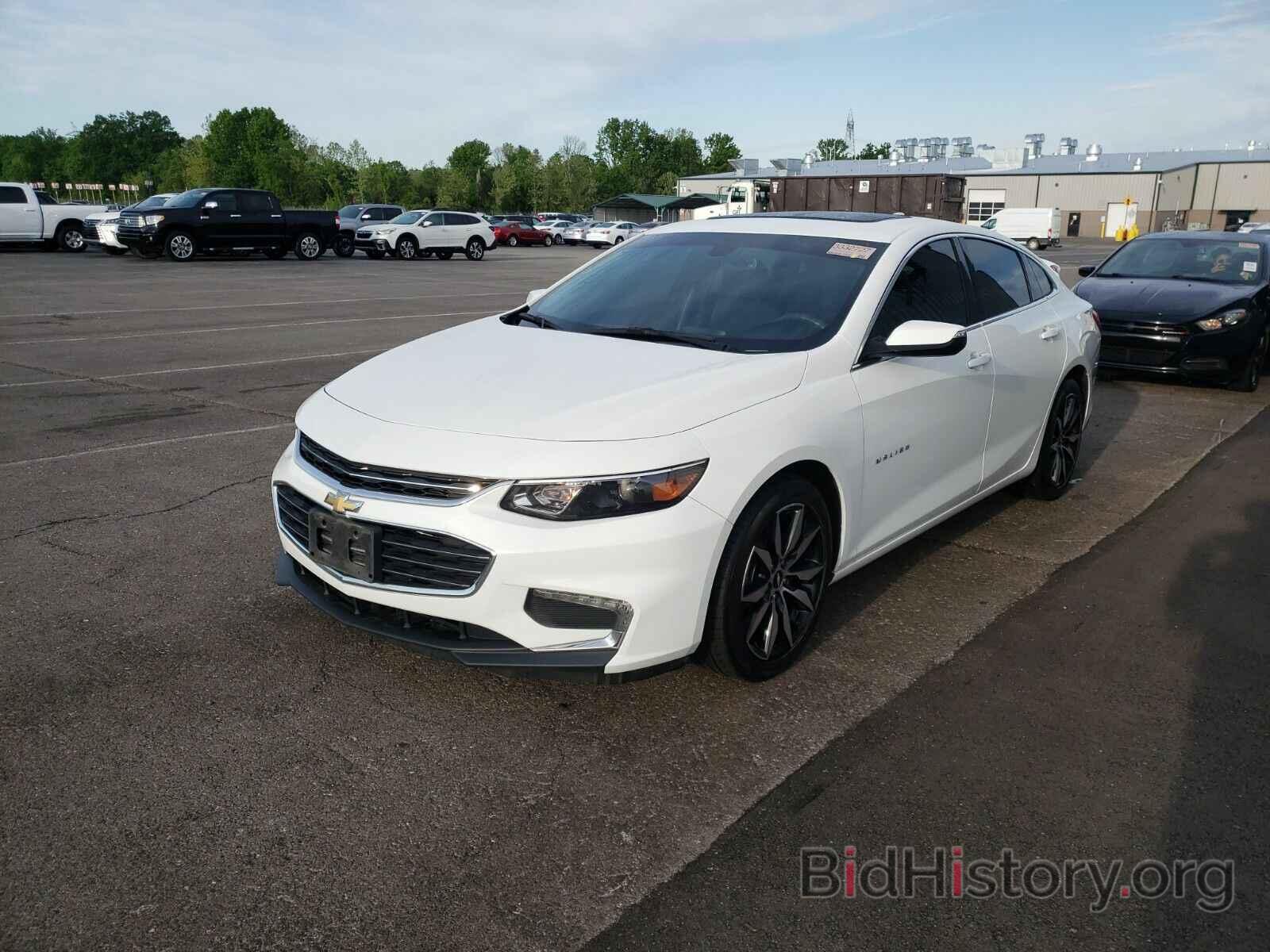 Photo 1G1ZD5ST4JF106006 - Chevrolet Malibu 2018