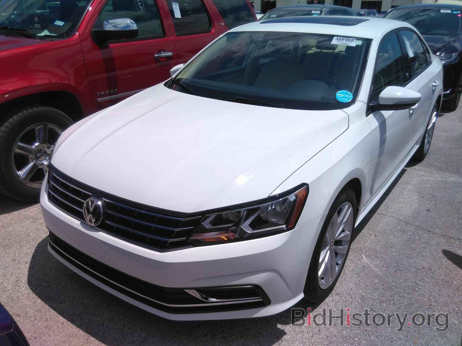 Photo 1VWLA7A34KC006958 - Volkswagen Passat 2019