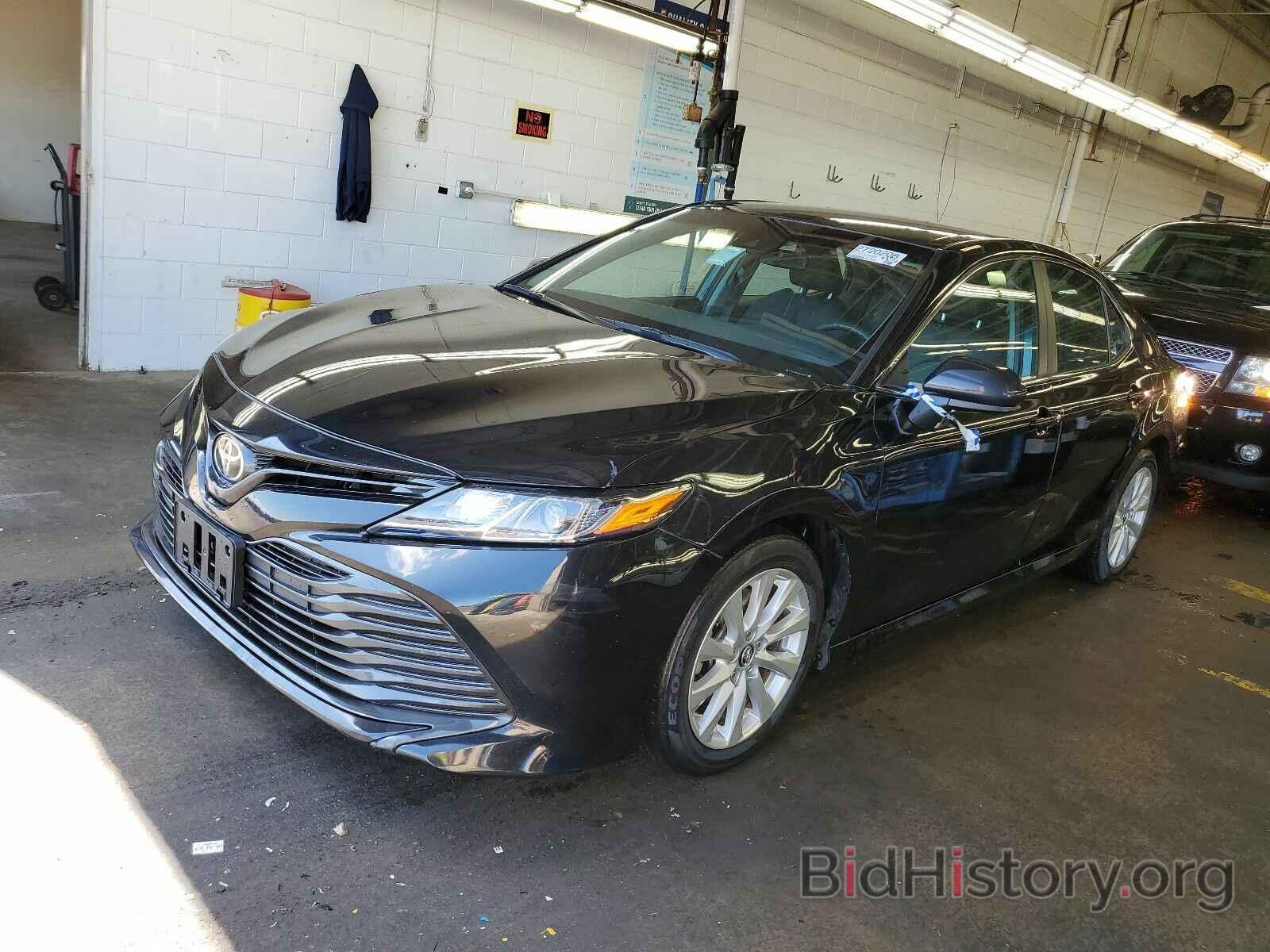 Photo 4T1B11HK2KU730811 - Toyota Camry LE 2019