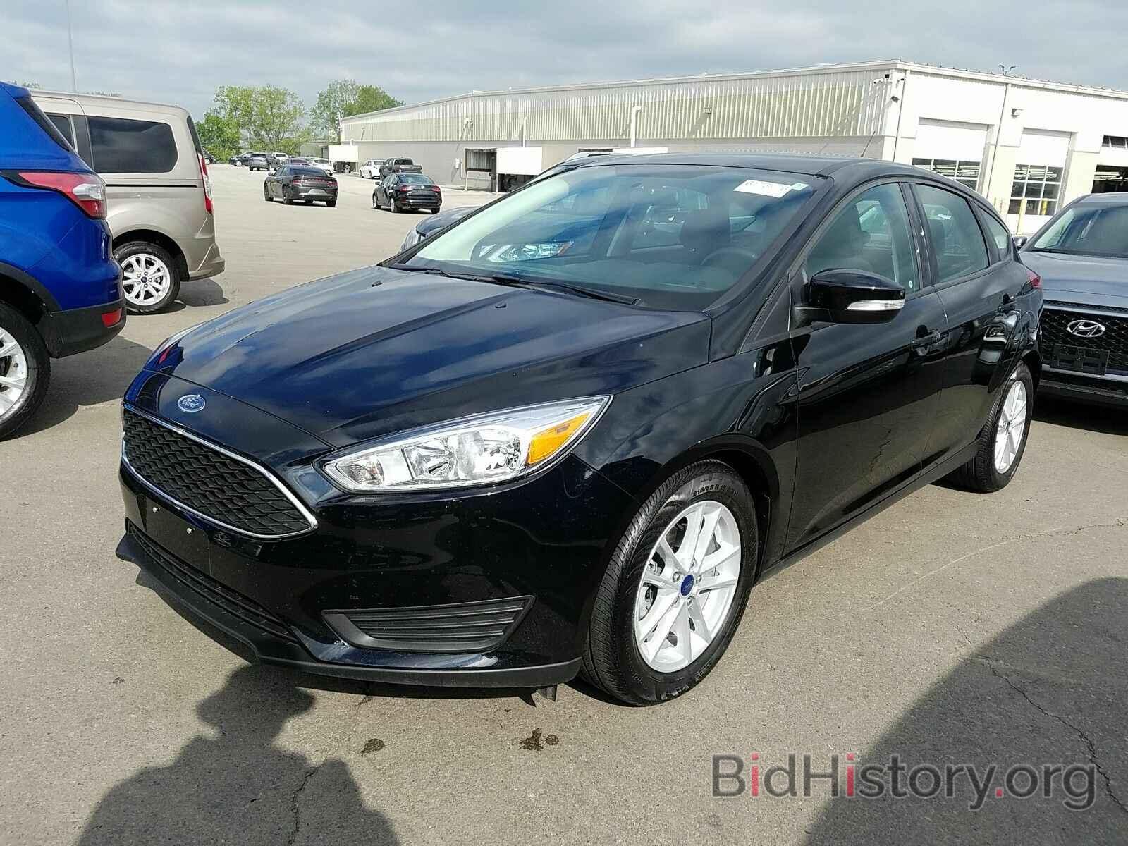 Photo 1FADP3K25JL302175 - Ford Focus SE 2018