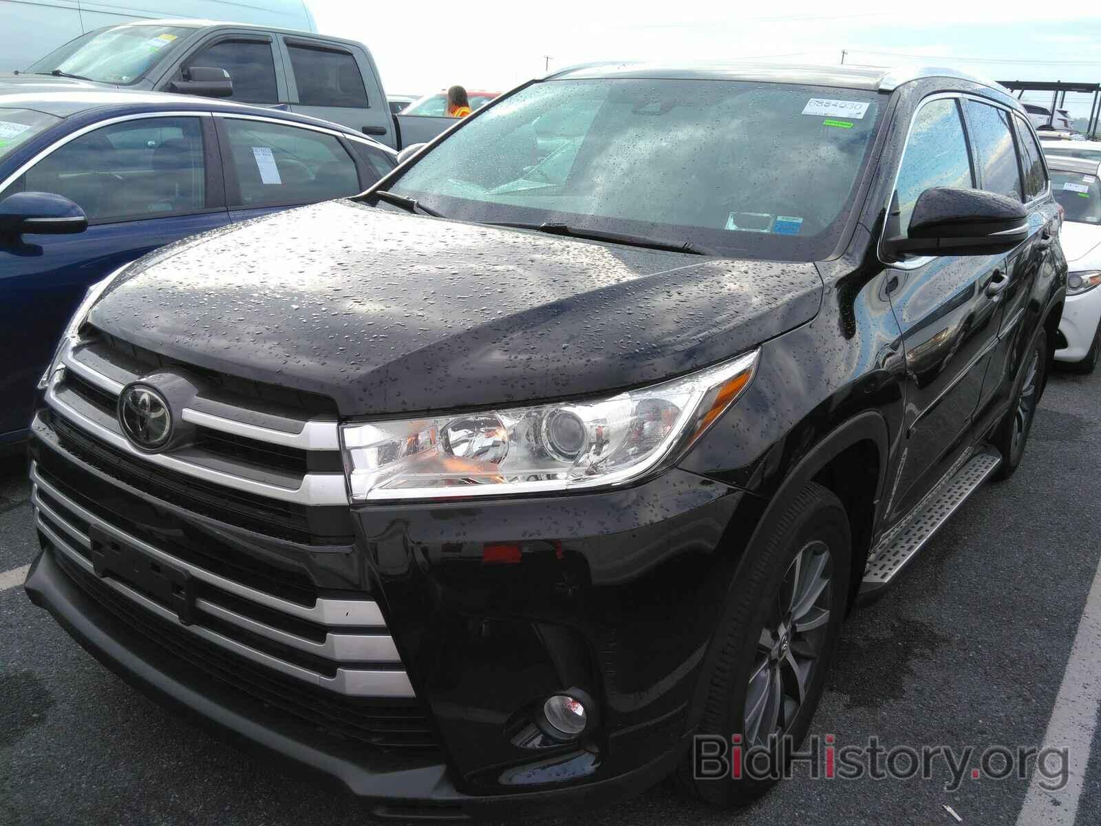 Photo 5TDJZRFH2JS558099 - Toyota Highlander 2018