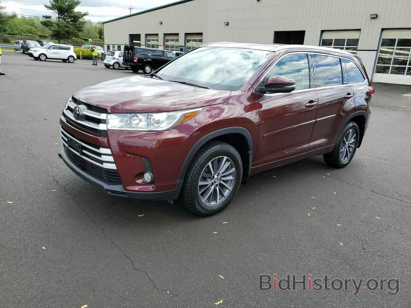 Photo 5TDJZRFH8JS819851 - Toyota Highlander 2018