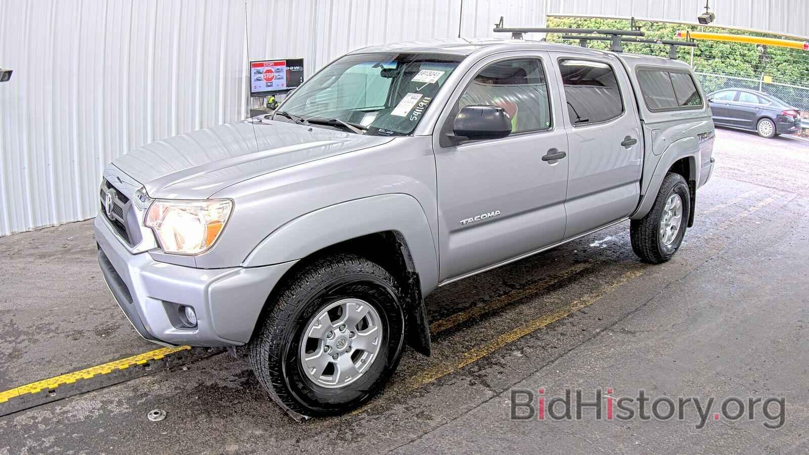 Photo 5TFLU4EN9FX135832 - Toyota Tacoma 4WD 2015