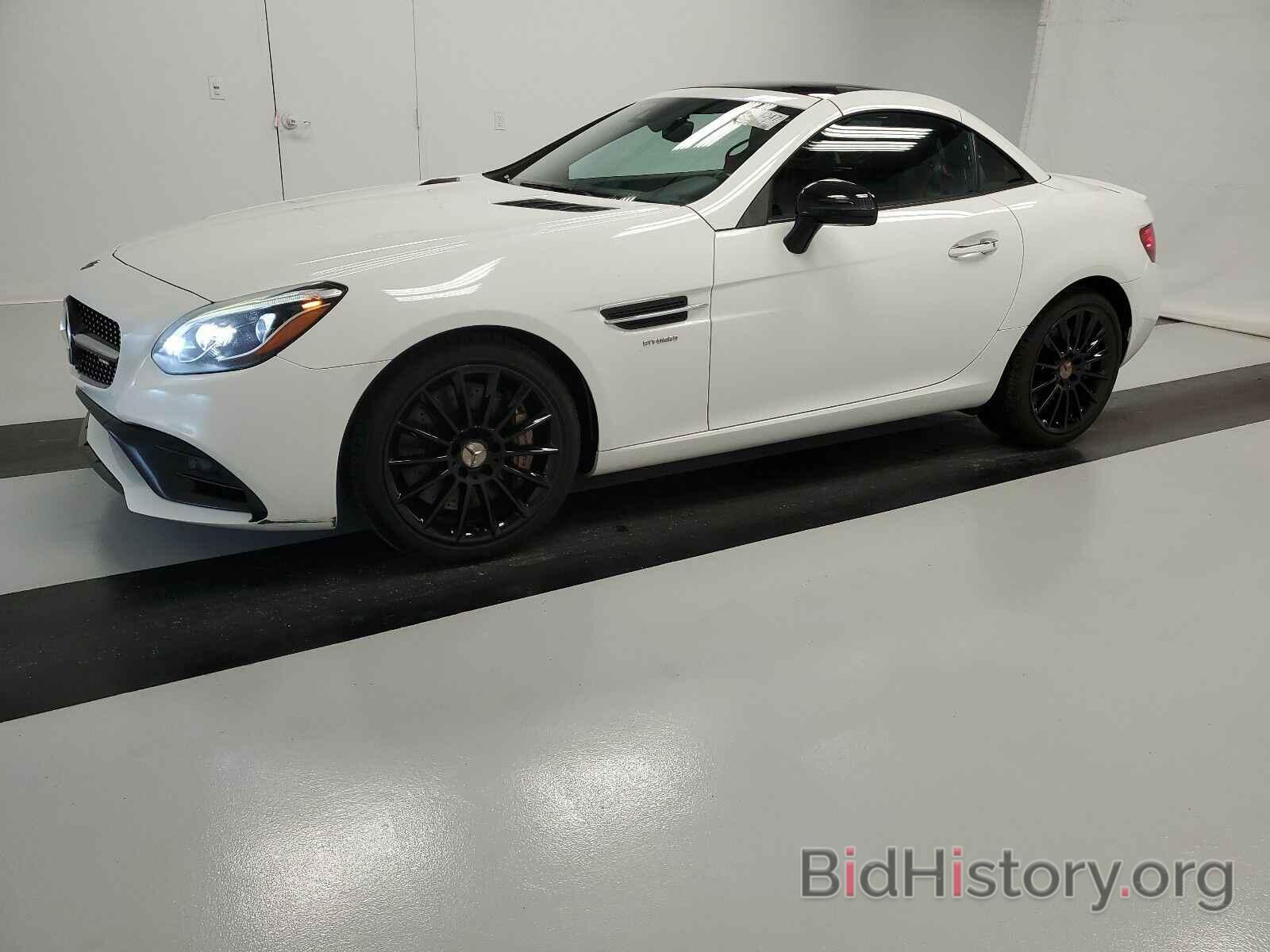 Photo WDDPK6GA4HF133546 - Mercedes-Benz SLC 2017