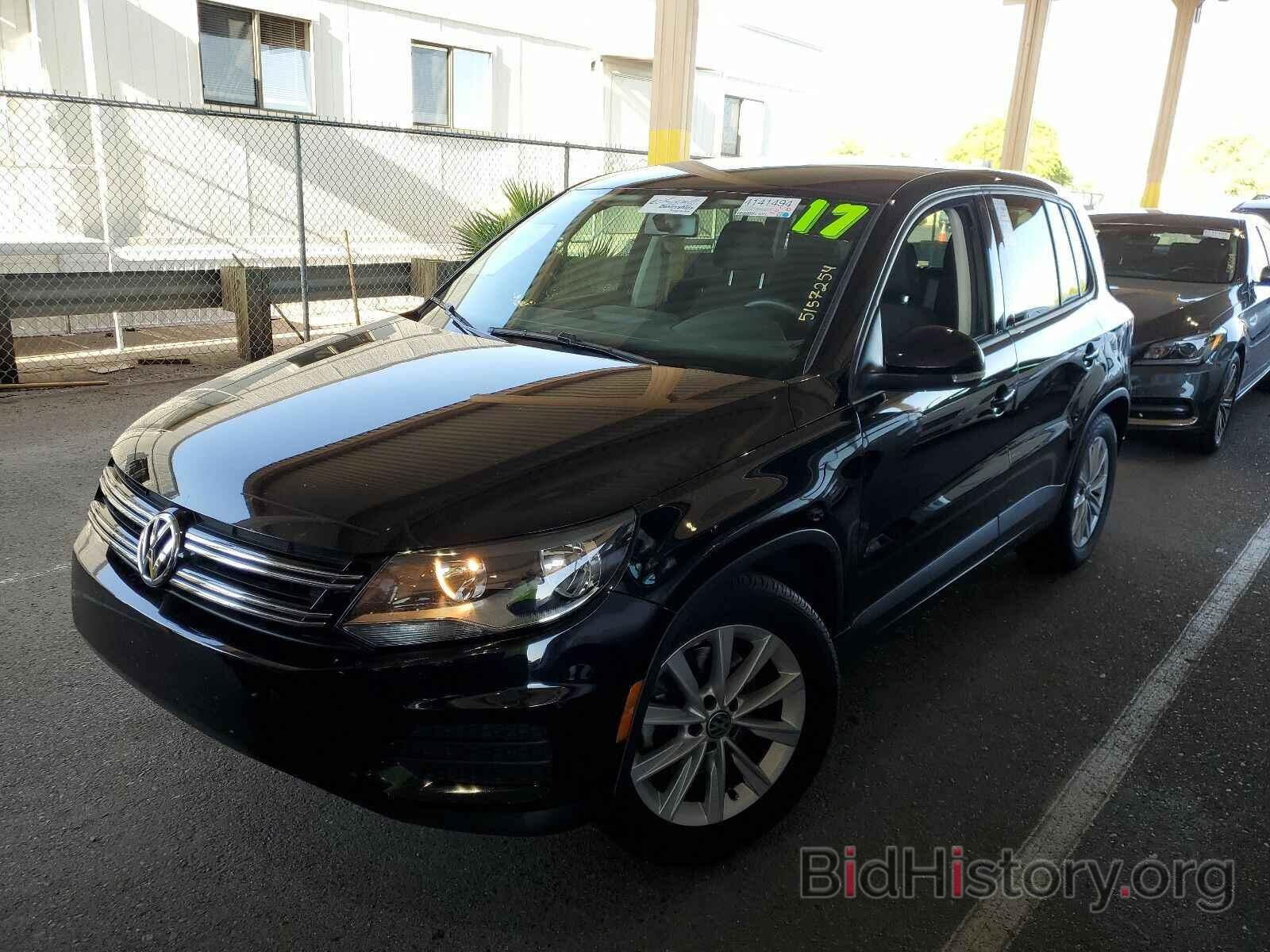 Фотография WVGAV7AX9HK052913 - Volkswagen Tiguan Limited 2017