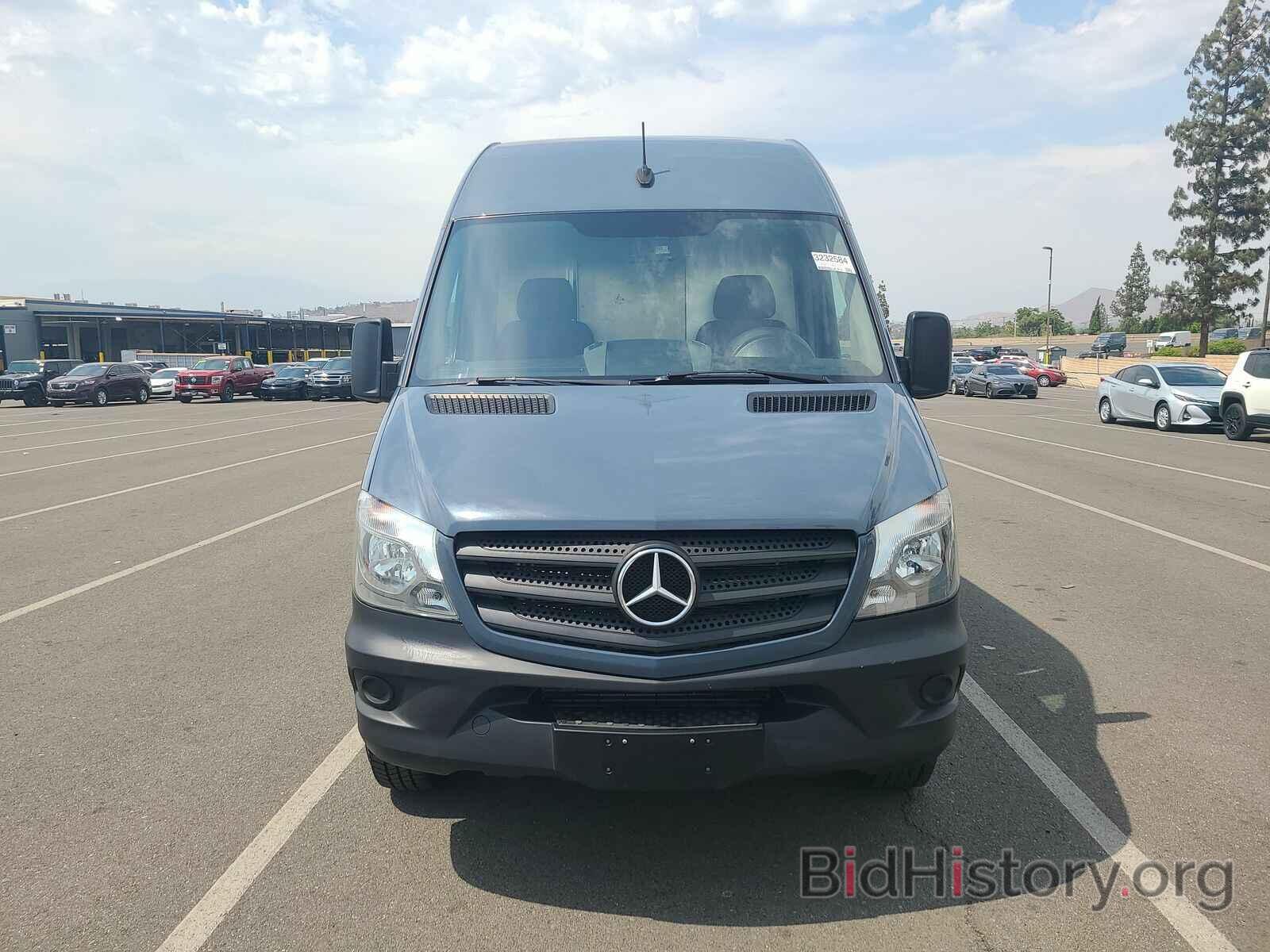 Photo WD3PE7CDXJP632272 - Mercedes-Benz Sprinter Cargo Van 2018