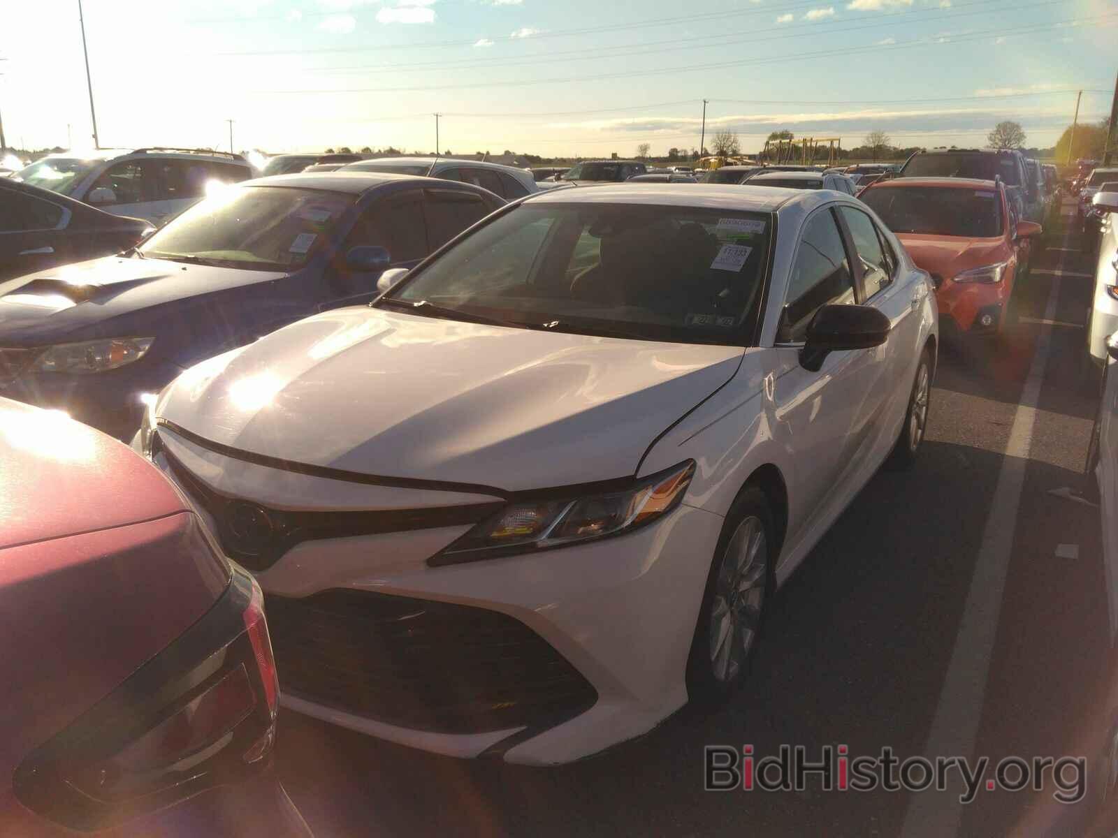 Photo 4T1B11HKXKU788228 - Toyota Camry LE 2019