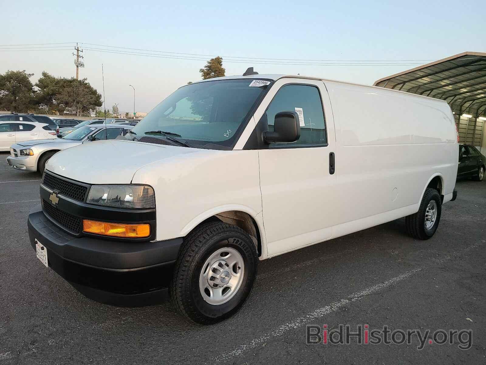 Photo 1GCWGBFP2J1317375 - Chevrolet Express Cargo Van 2018