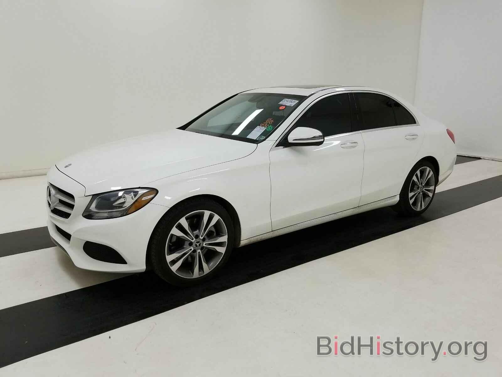 Photo 55SWF4JB4JU267904 - Mercedes-Benz C-Class 2018