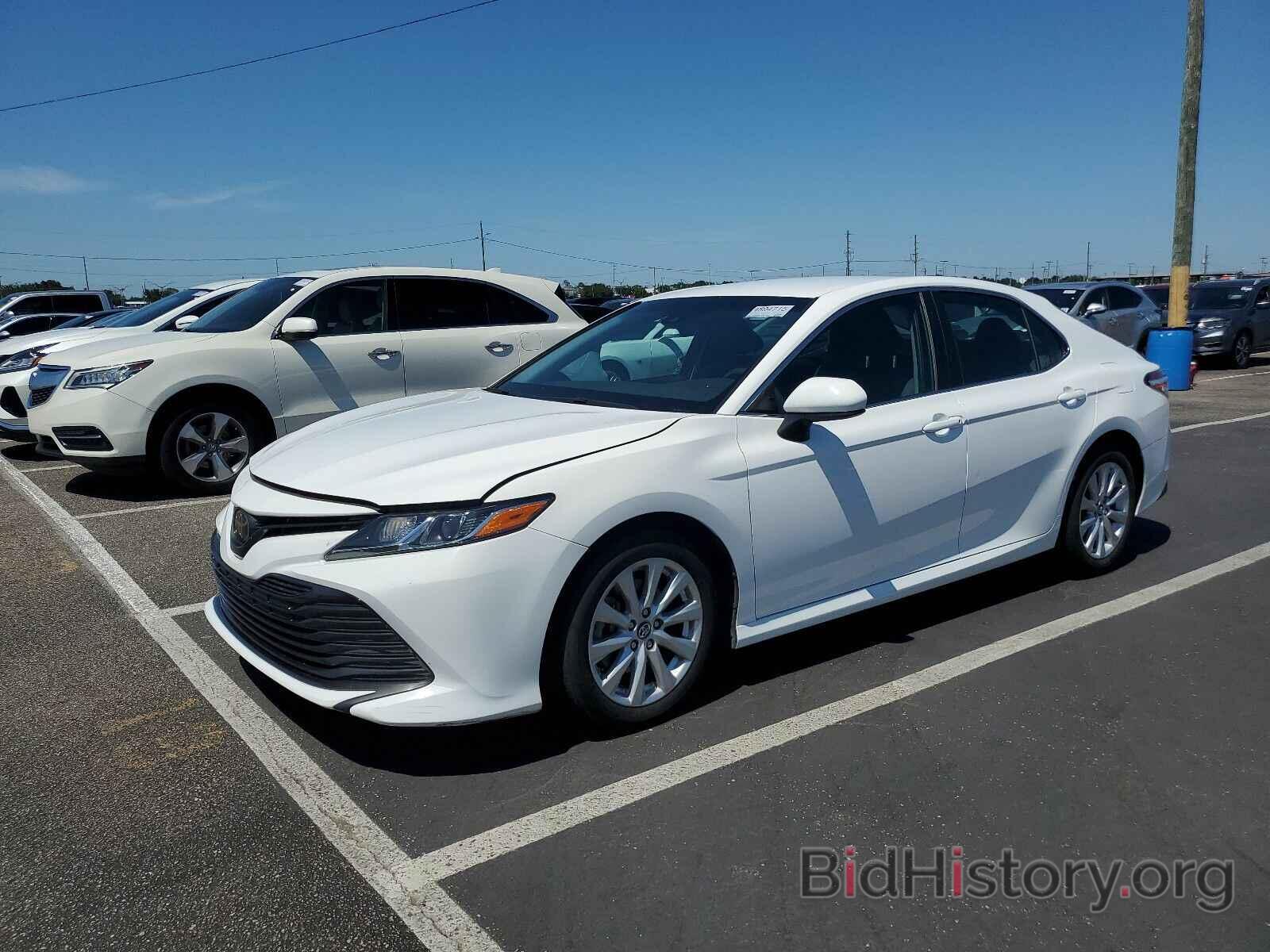 Photo 4T1B11HK1JU651760 - Toyota Camry LE 2018