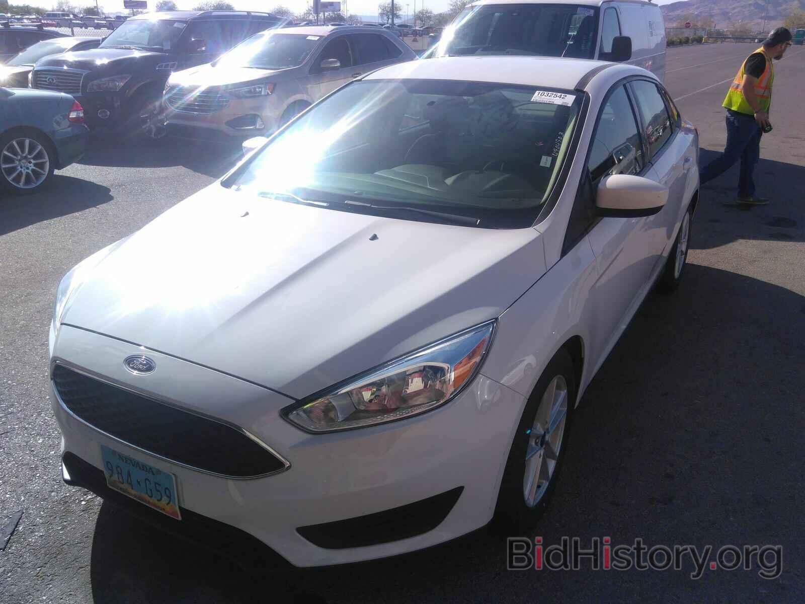 Photo 1FADP3FE3JL241624 - Ford Focus SE 2018