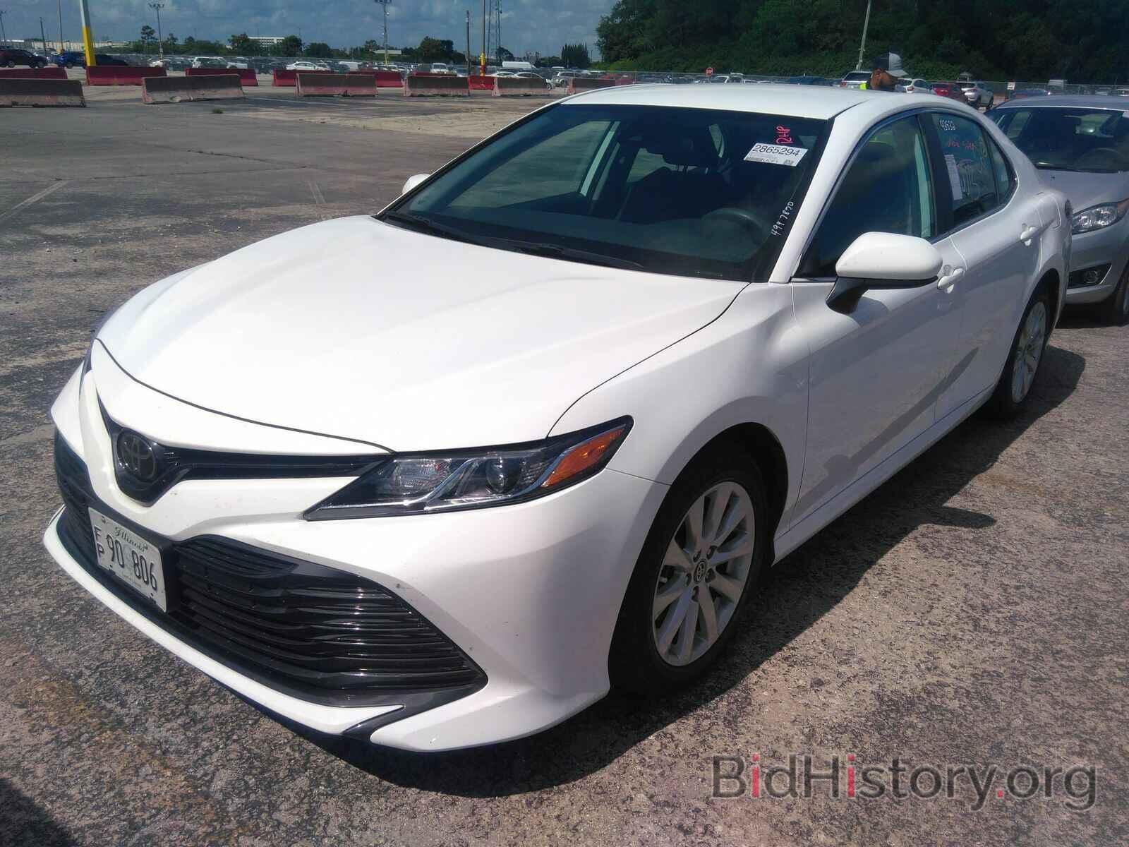 Photo 4T1B11HKXKU808350 - Toyota Camry LE 2019