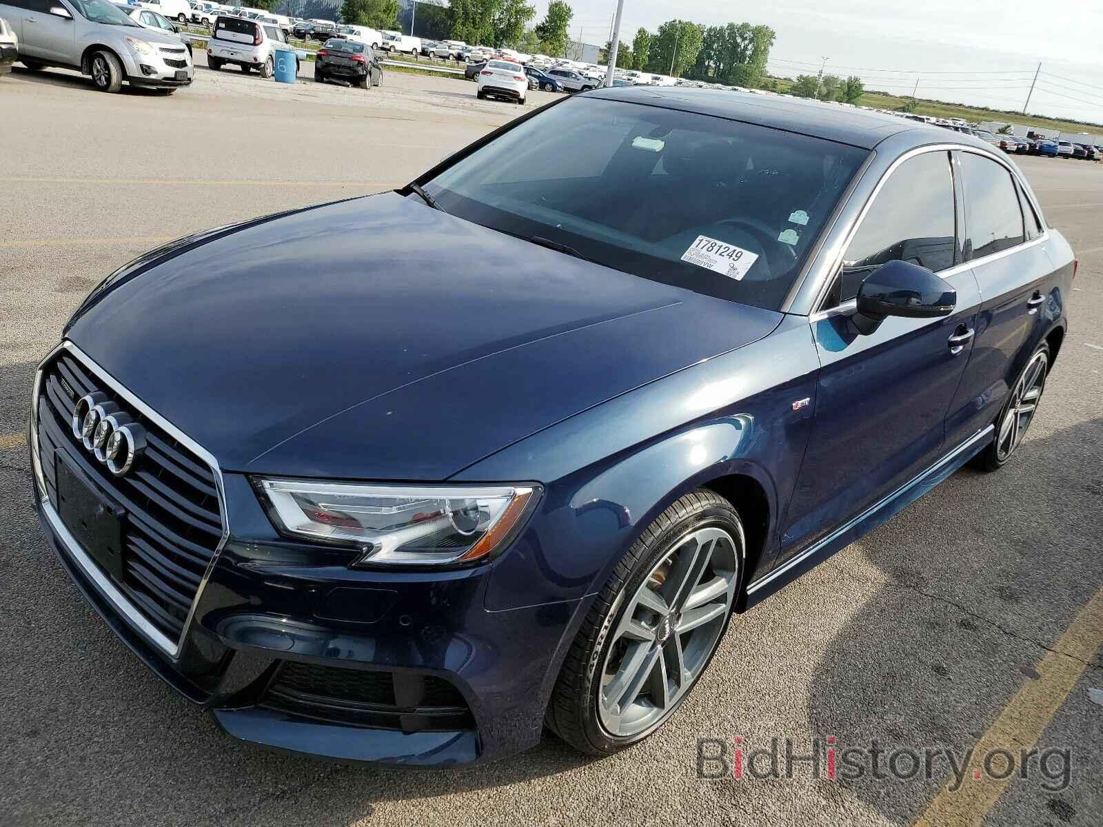 Photo WAUJ8GFF8H1047796 - Audi A3 Sedan 2017