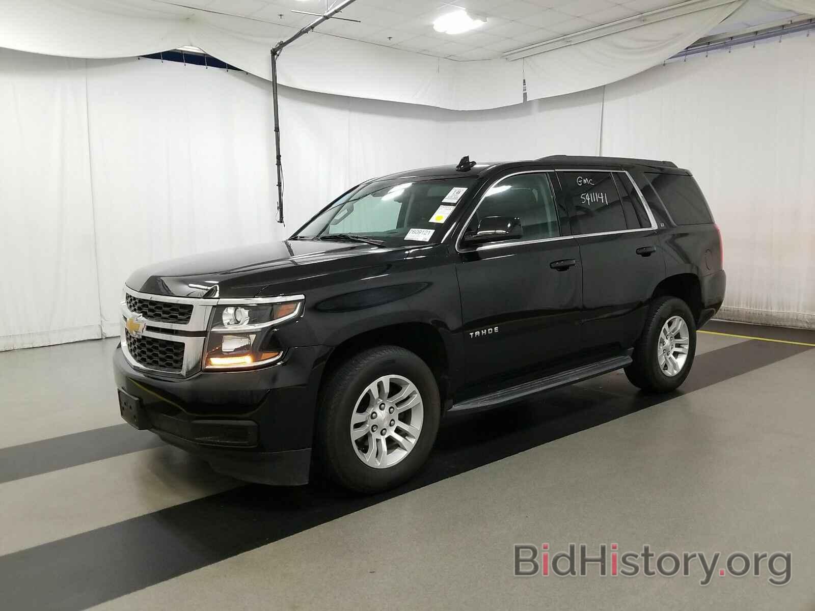 Photo 1GNSKBKC3LR126981 - Chevrolet Tahoe 2020