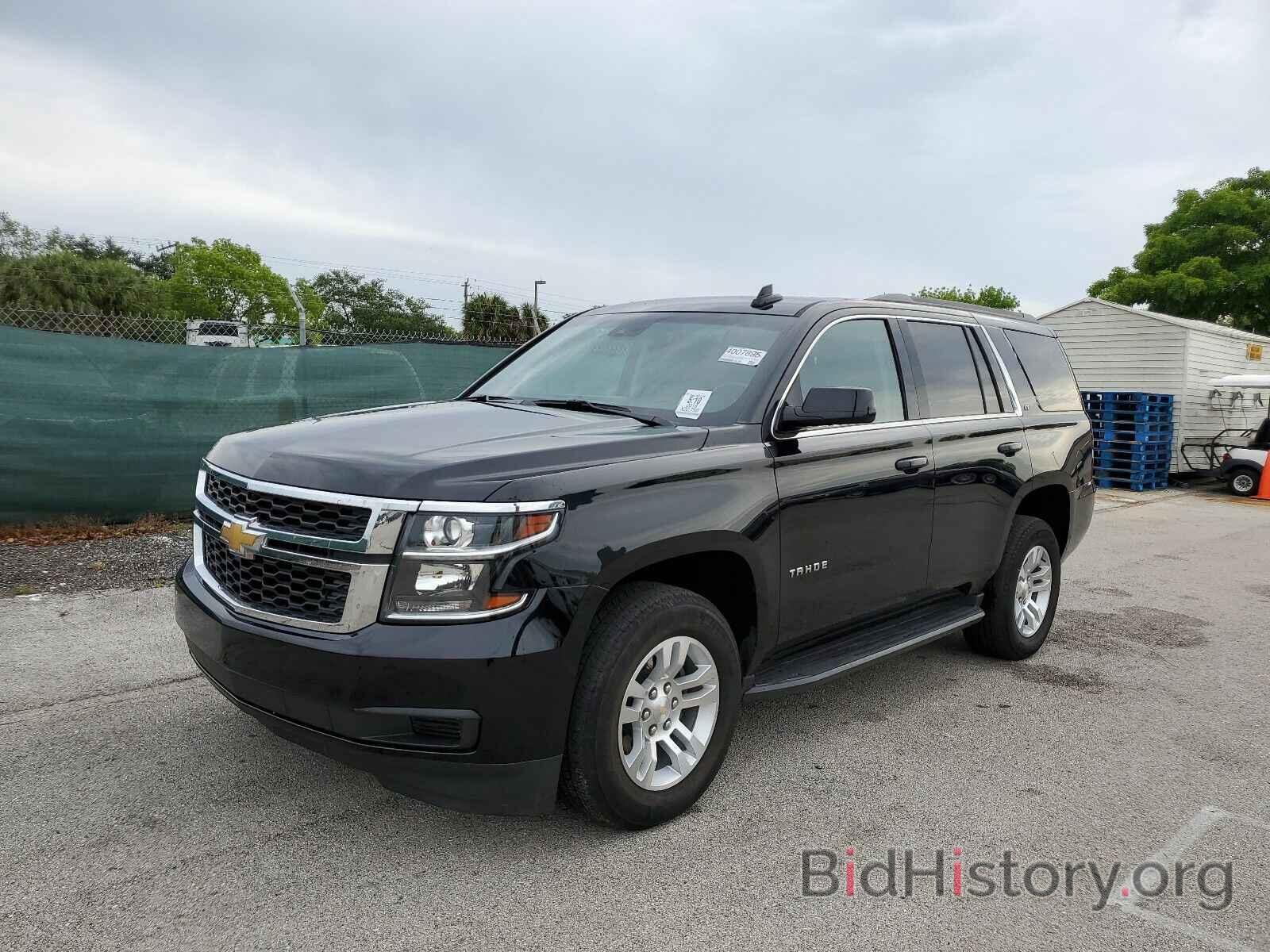 Photo 1GNSKBKC3JR140960 - Chevrolet Tahoe 2018