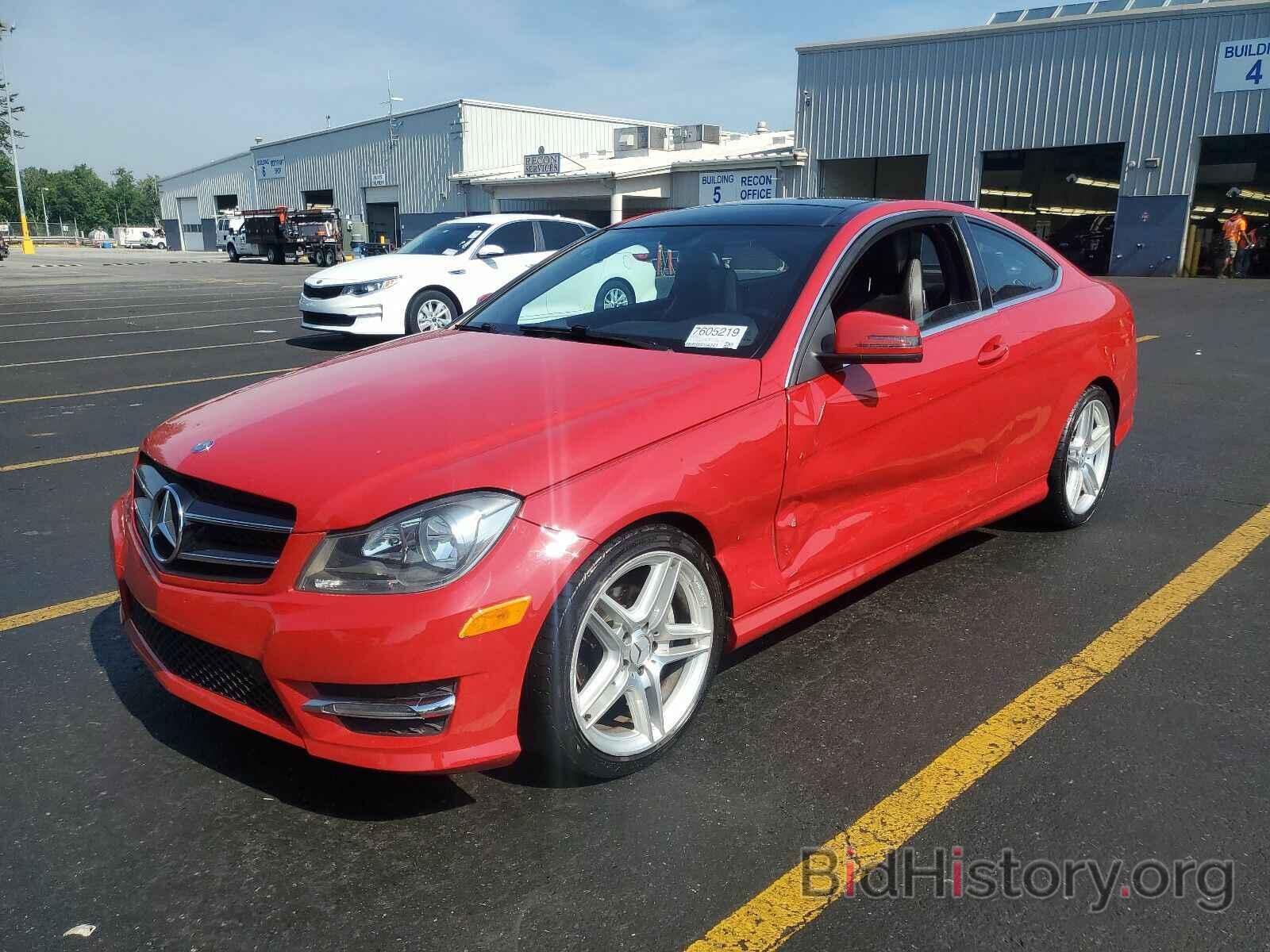 Photo WDDGJ4HB6FG367936 - Mercedes-Benz C-Class 2015