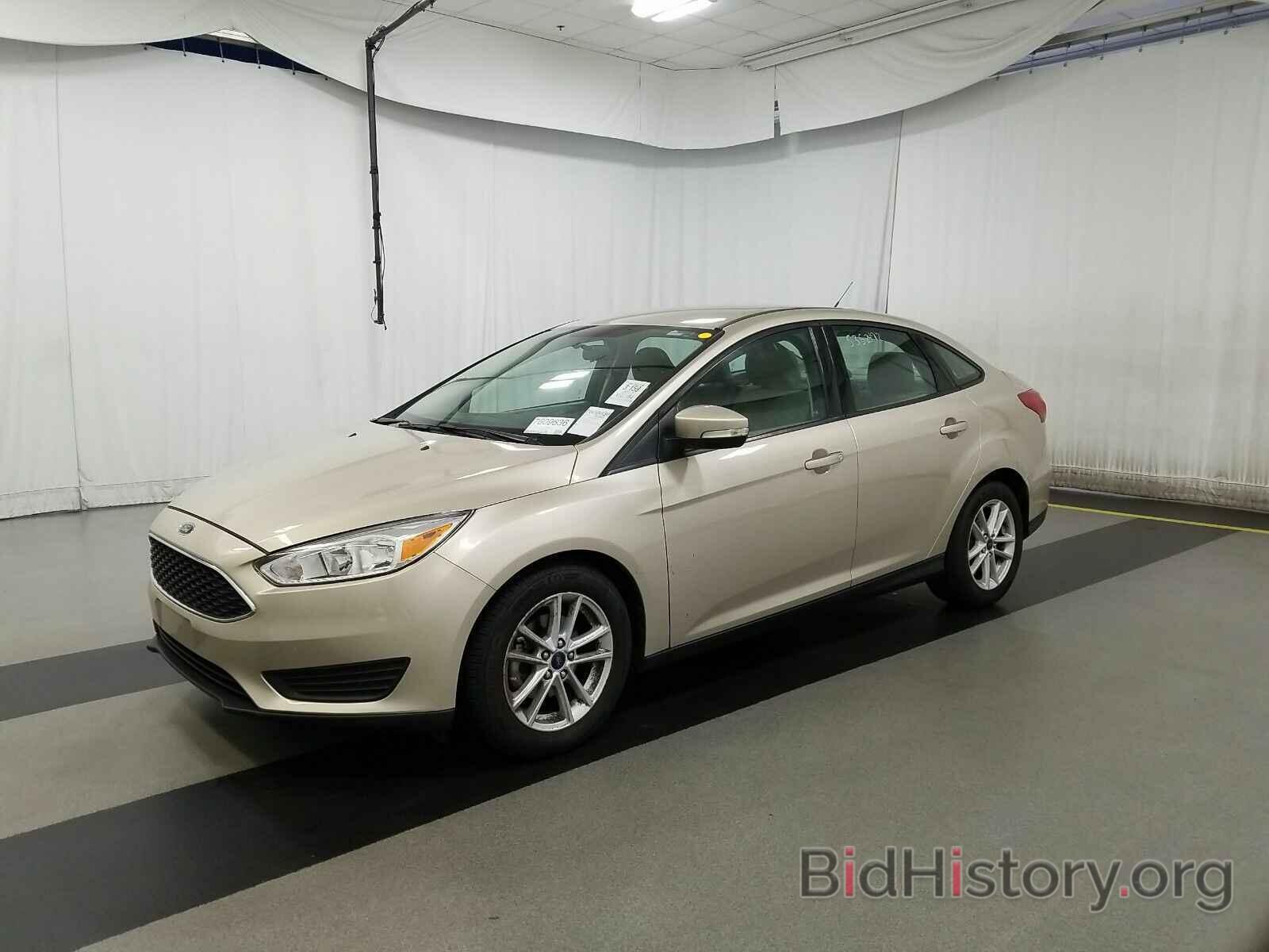 Photo 1FADP3F29HL266429 - Ford Focus SE 2017