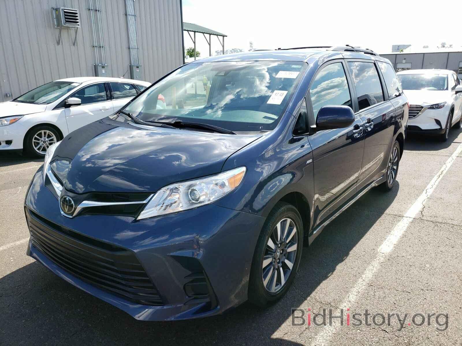 Photo 5TDJZ3DC0KS224000 - Toyota Sienna LE 2019