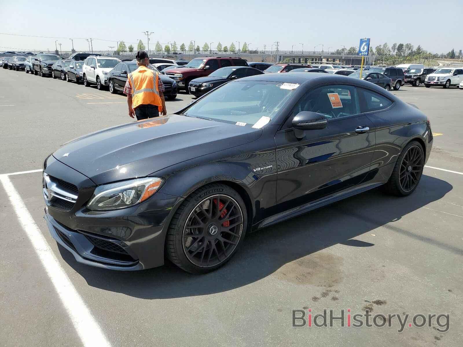 Photo WDDWJ8HB2HF511798 - Mercedes-Benz C-Class 2017