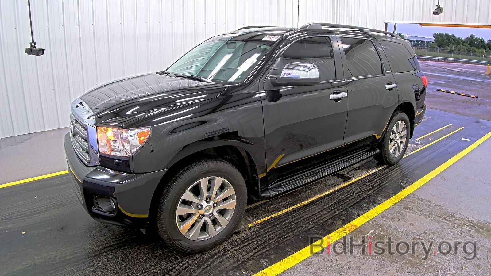 Photo 5TDKY5G15HS068848 - Toyota Sequoia 2017