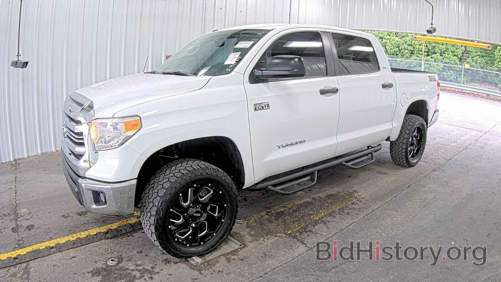 Photo 5TFDW5F17HX591945 - Toyota Tundra 4WD 2017