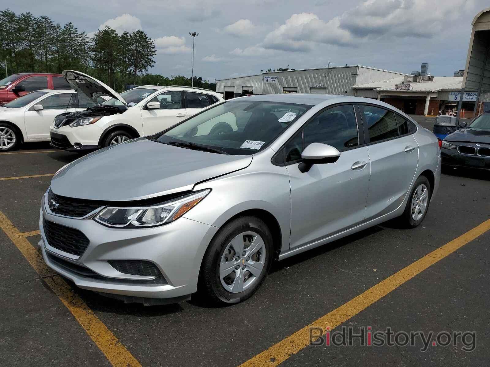 Photo 1G1BC5SMXJ7152754 - Chevrolet Cruze 2018