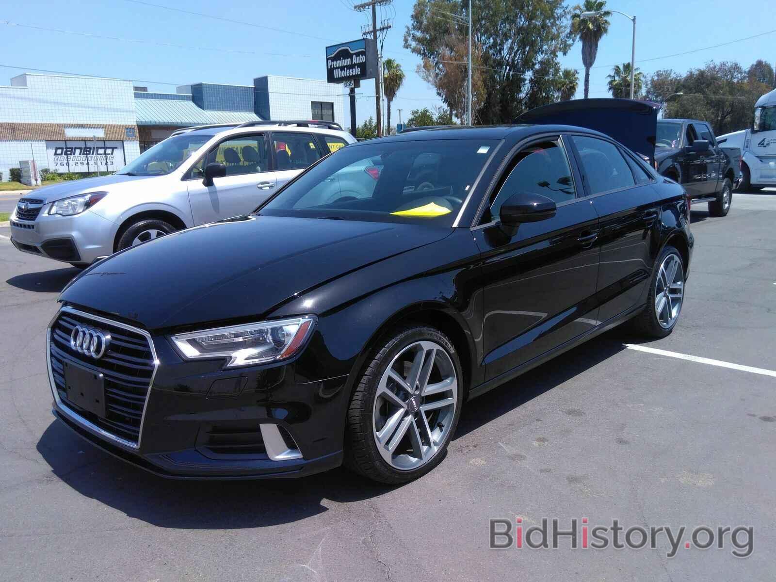 Photo WAUAUGFF0J1069096 - Audi A3 Sedan 2018