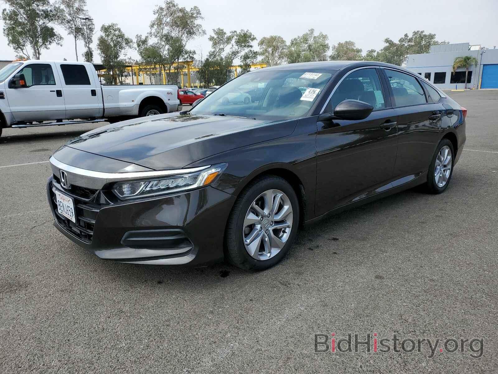 Photo 1HGCV1F13JA102720 - Honda Accord Sedan 2018