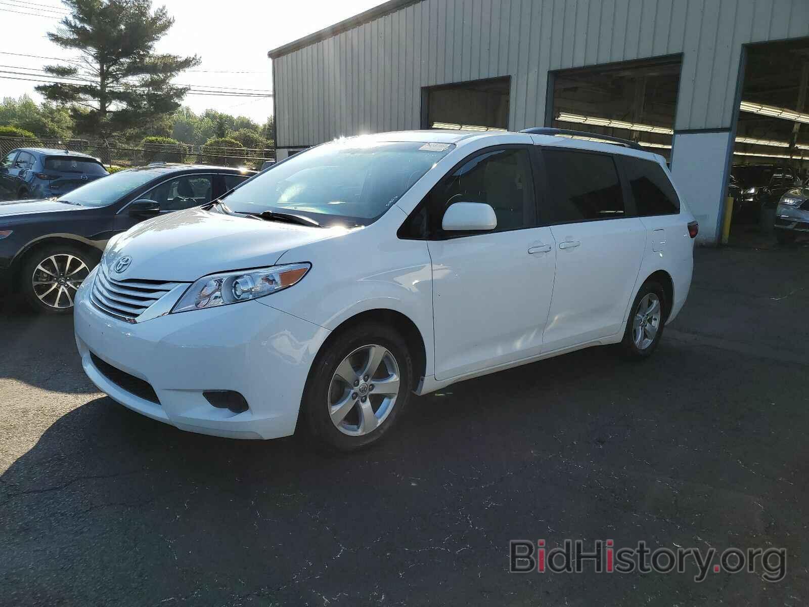 Фотография 5TDKZ3DC3HS798510 - Toyota Sienna LE 2017