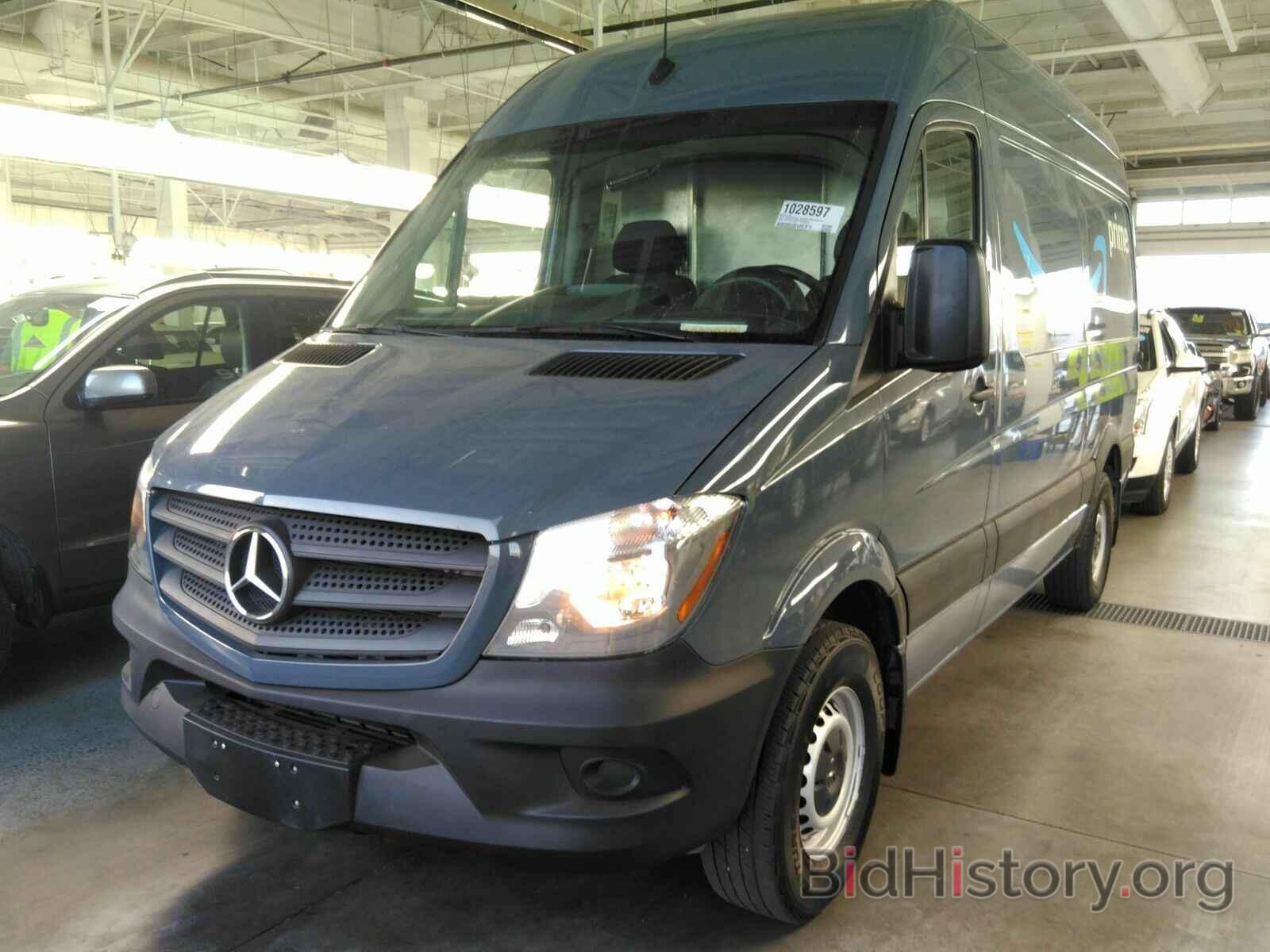 Photo WD3PE7CD8JP633078 - Mercedes-Benz Sprinter Cargo Van 2018