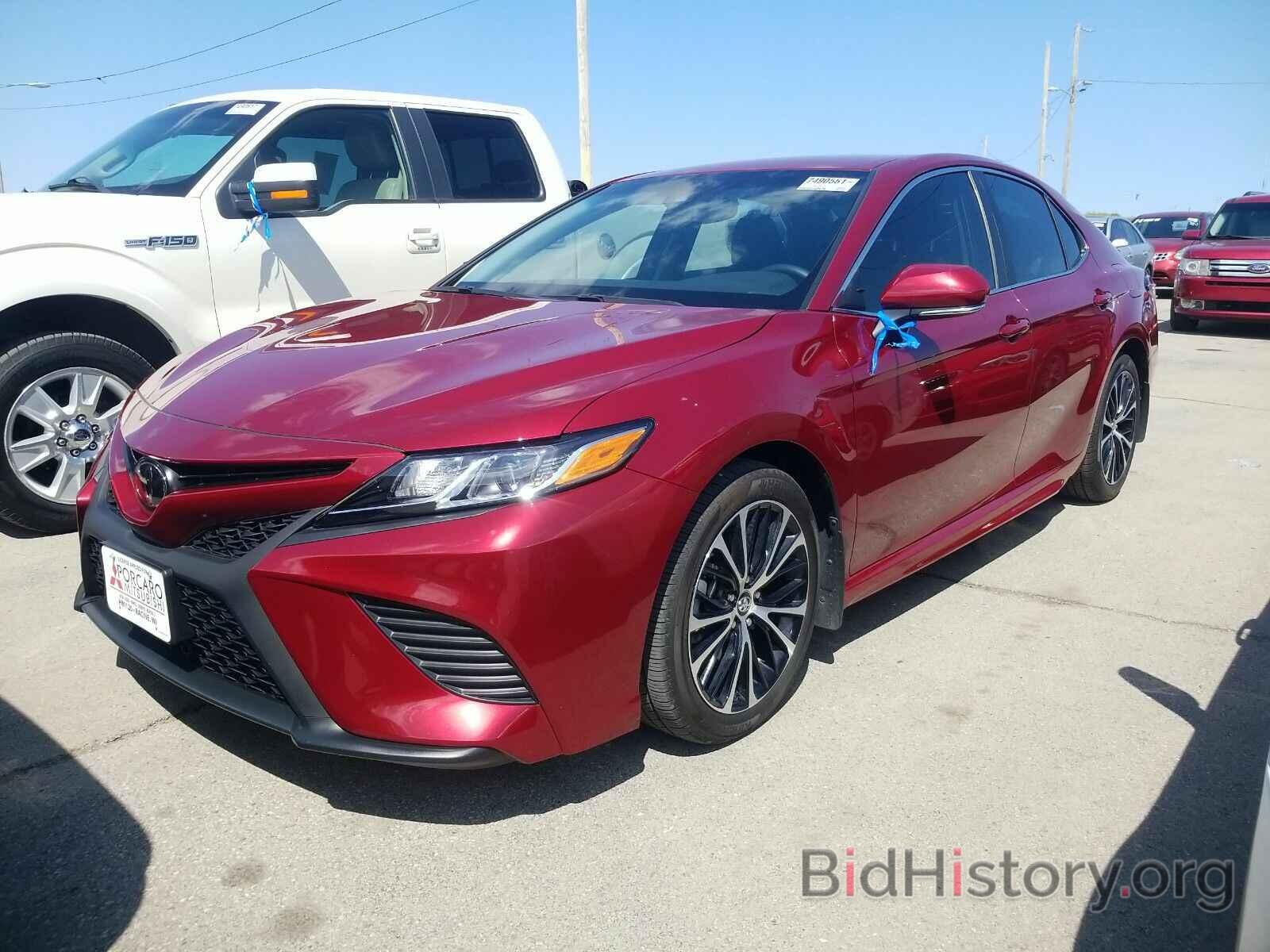 Photo 4T1B11HK9JU664160 - Toyota Camry 2018