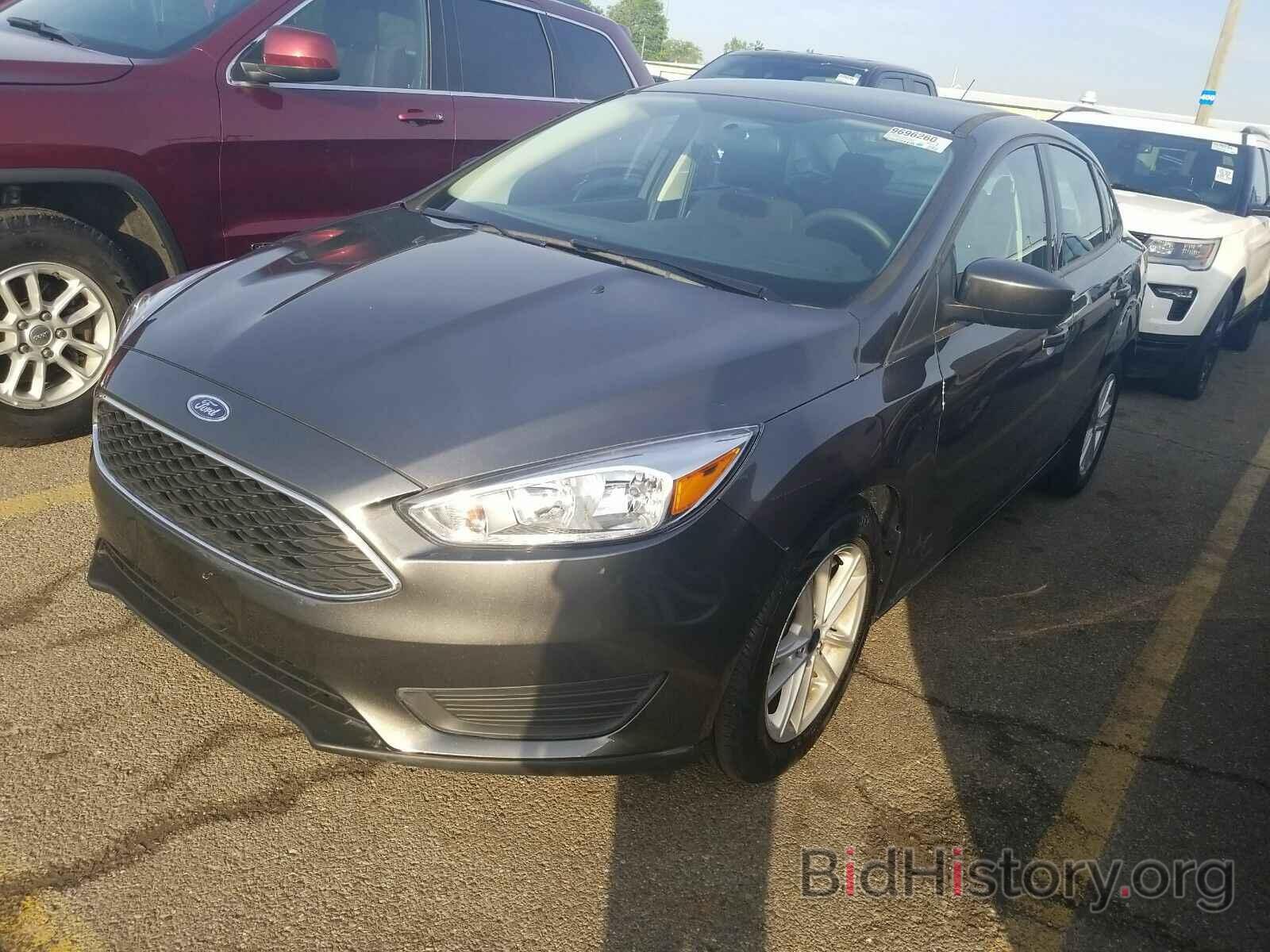 Photo 1FADP3F27JL235329 - Ford Focus SE 2018