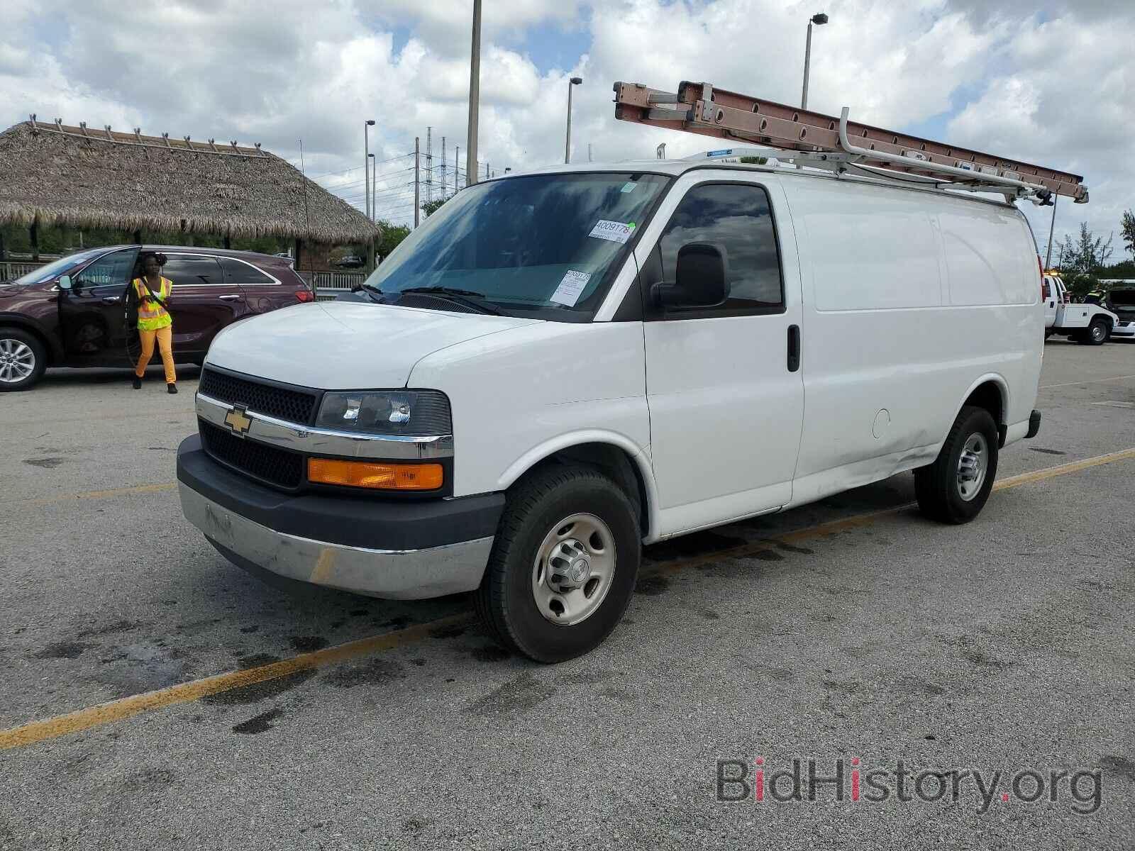 Photo 1GCWGAFF7G1329712 - Chevrolet Express Cargo Van 2016