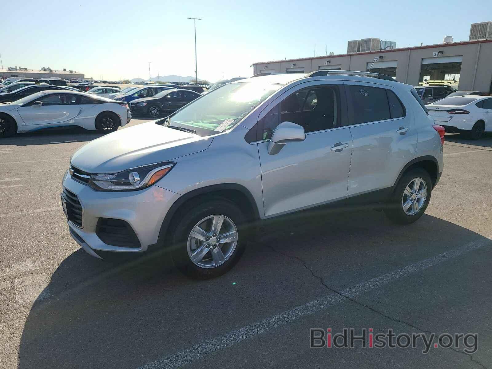 Photo 3GNCJLSB2JL265170 - Chevrolet Trax 2018