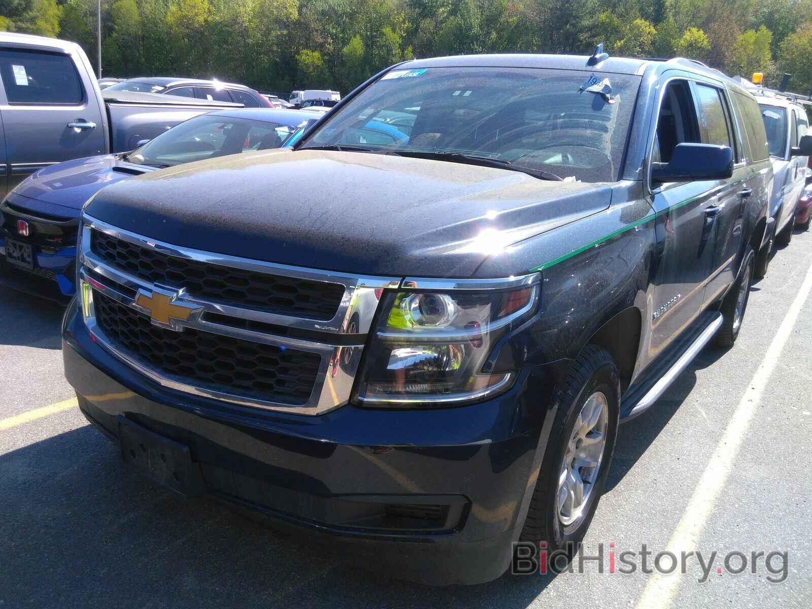 Photo 1GNSKHKC8HR226651 - Chevrolet Suburban 2017