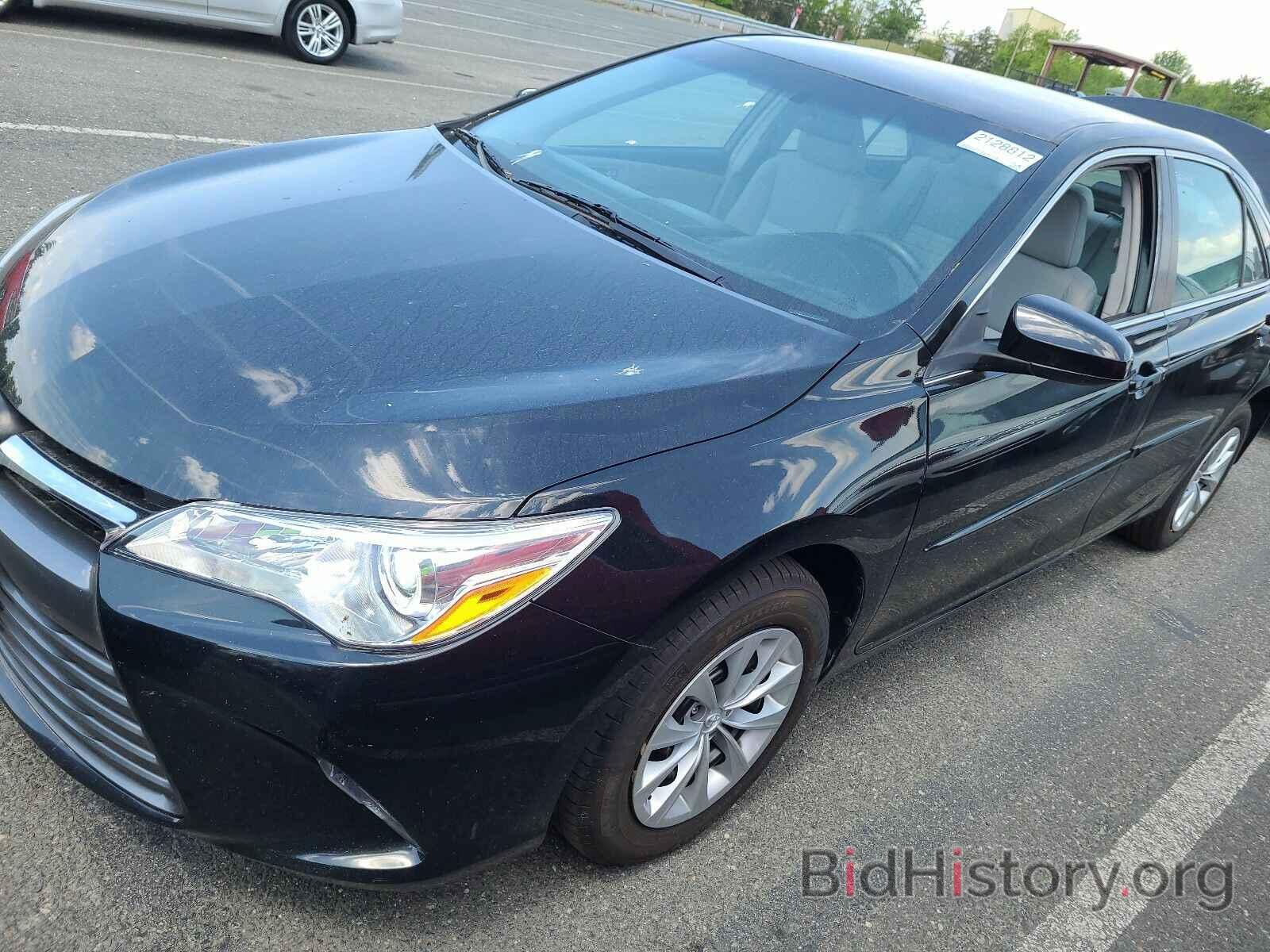 Photo 4T1BF1FK9HU379750 - Toyota Camry LE 2017