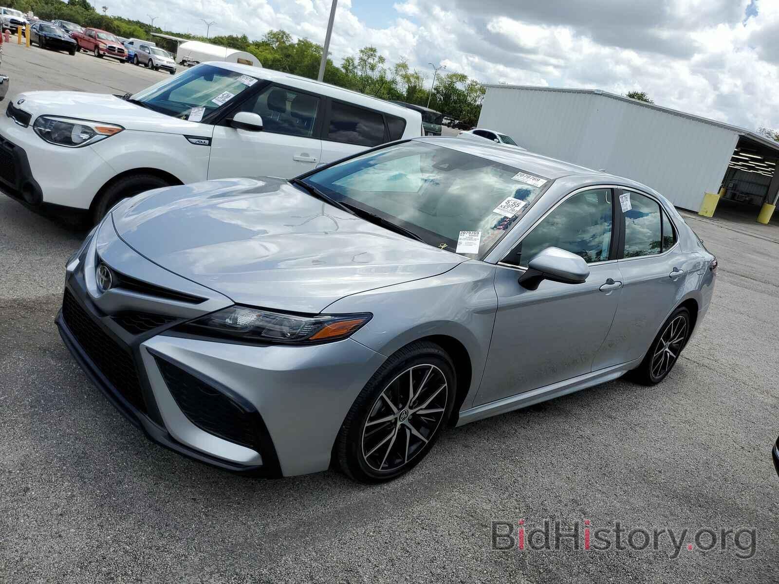 Photo 4T1G11AKXMU525109 - Toyota Camry 2021