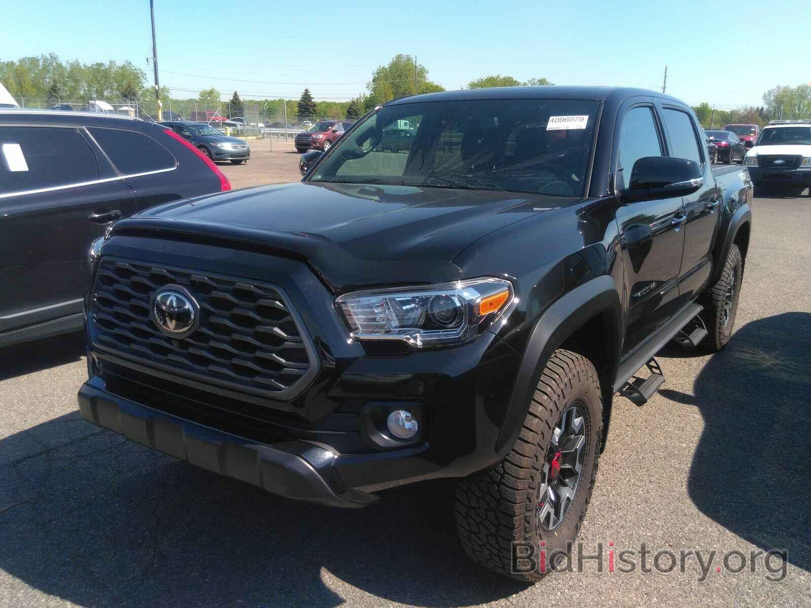 Photo 3TYCZ5AN6LT004036 - Toyota Tacoma 4WD 2020