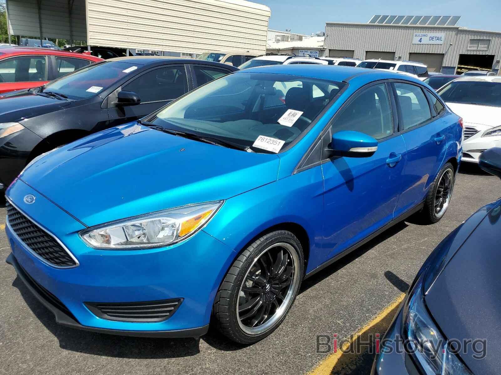 Photo 1FADP3F25HL211427 - Ford Focus SE 2017