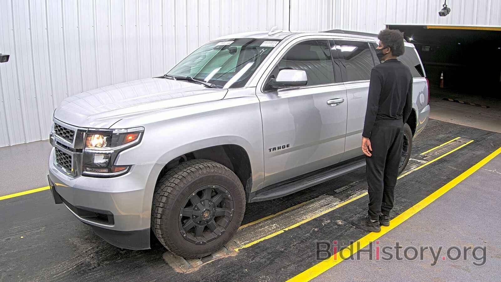 Photo 1GNSCBKC4HR123558 - Chevrolet Tahoe 2017